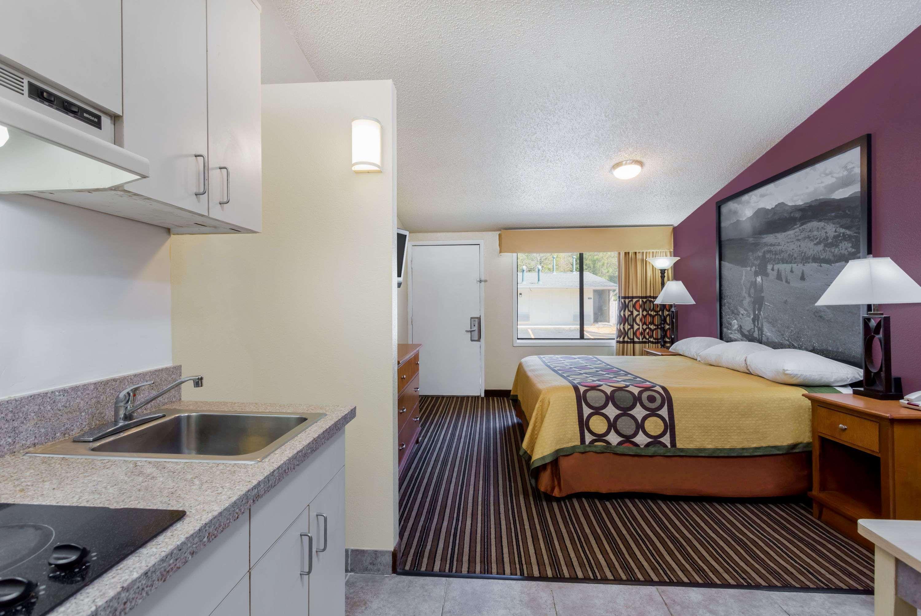 Super 8 By Wyndham Aberdeen Southern Pines Exteriér fotografie
