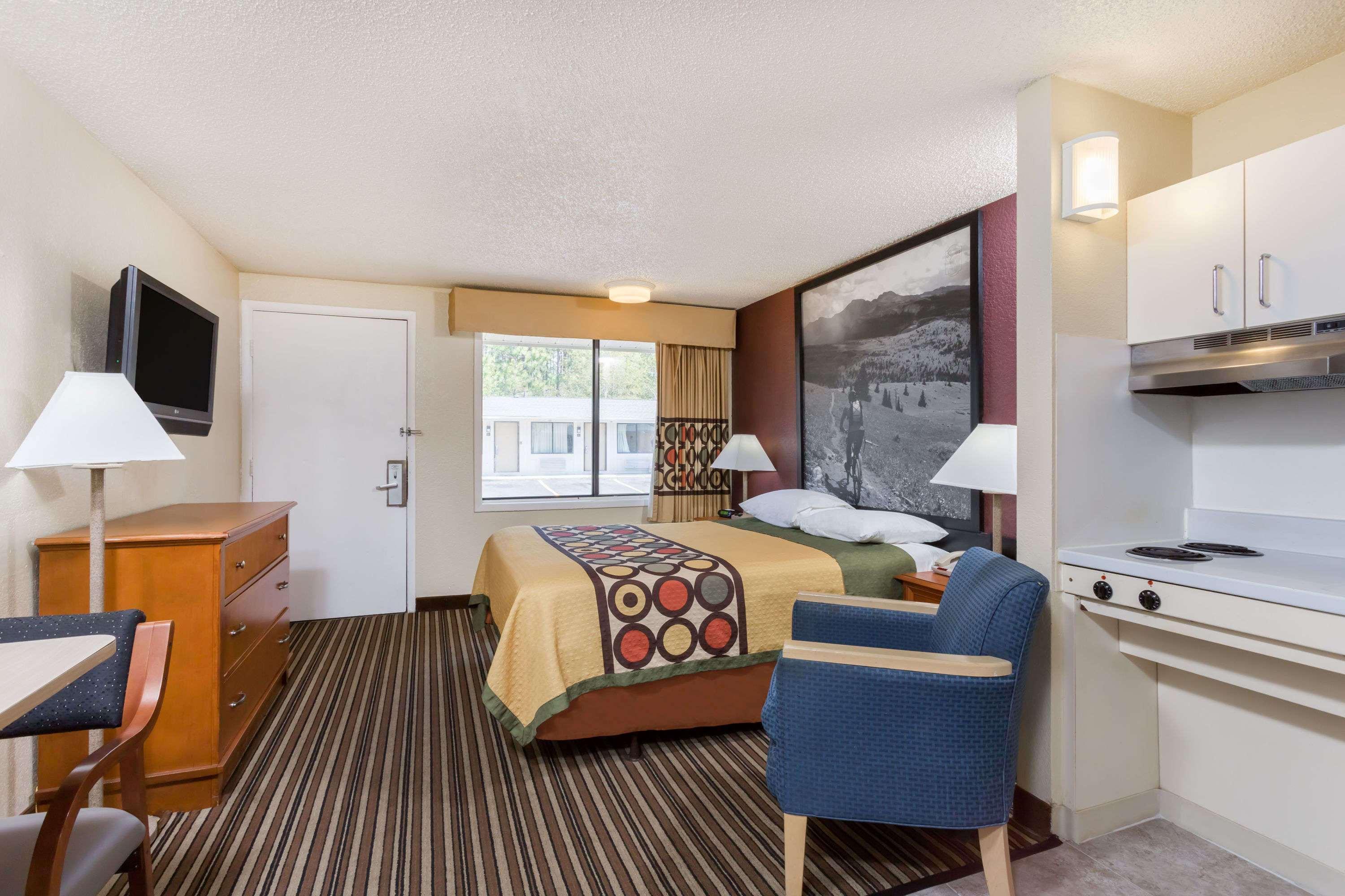 Super 8 By Wyndham Aberdeen Southern Pines Exteriér fotografie